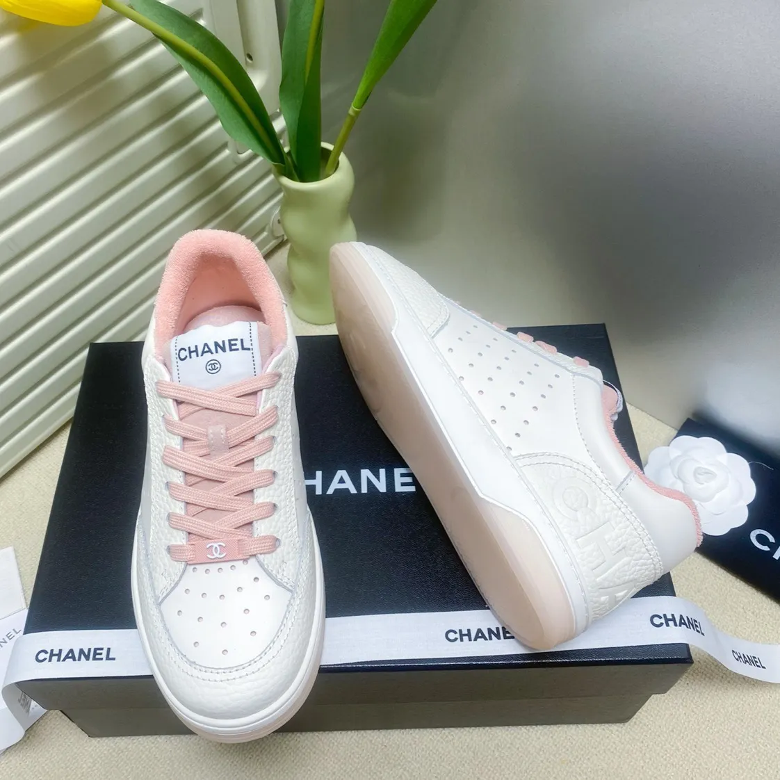 👟👟Ex-factory price 480🐹🐹Women's shoes, women's clothing chanel~~Chanel's latest 2022 panda shoes, skateboard shoes, sneakers, out of stock king @counters are out of stock everywhere〰It's hard to reserve even if you have money❗️ The fresh splicing style is really super nice...Xiaohongshu, Internet celebrity anchors, and blog owners have already started to call ❤ Original calfskin fabric, original towel lining, logo stamping process, two-color T👟👟 ex-factory price U outsole, lasting process, foot pad latex all custom molded... 🎁Supporting packaging 35-40 regular size